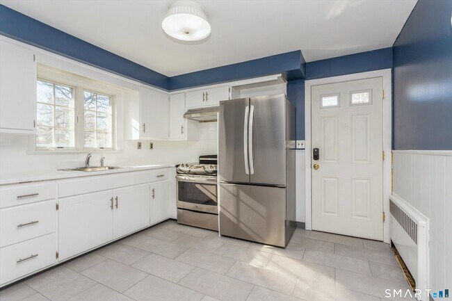 Building Photo - 8 Reynolds Pl