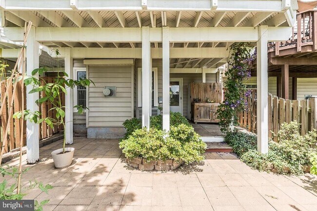 Building Photo - 43125 Holtby Square
