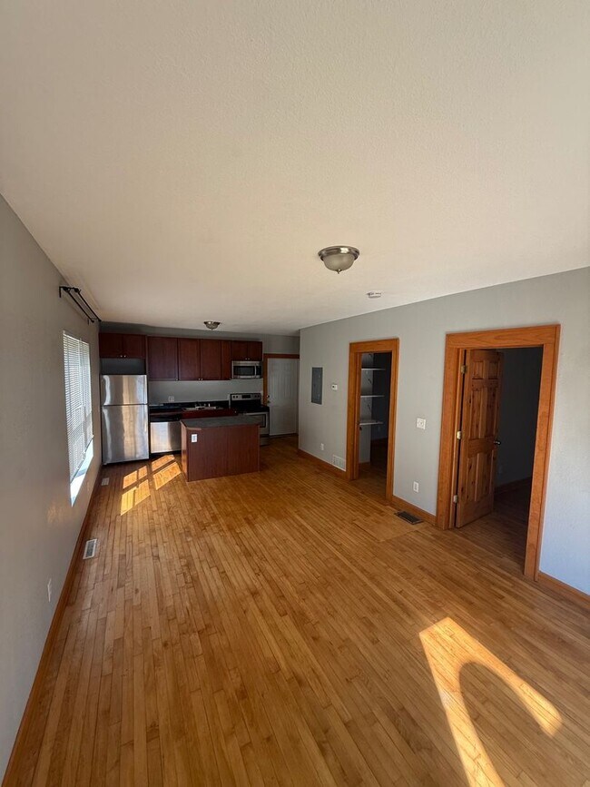 Building Photo - 2 Bedroom Lower Rear Unit on East Side