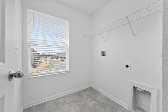 Building Photo - 1005 Waterfall Blvd