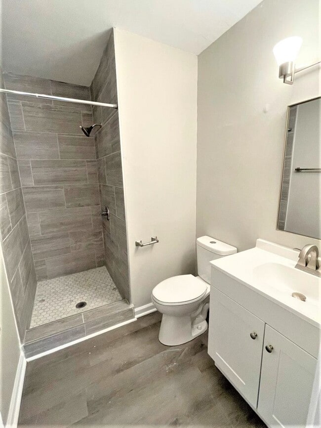 Building Photo - 107 Villa Dr