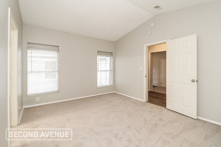 Building Photo - 127 Woodhill St