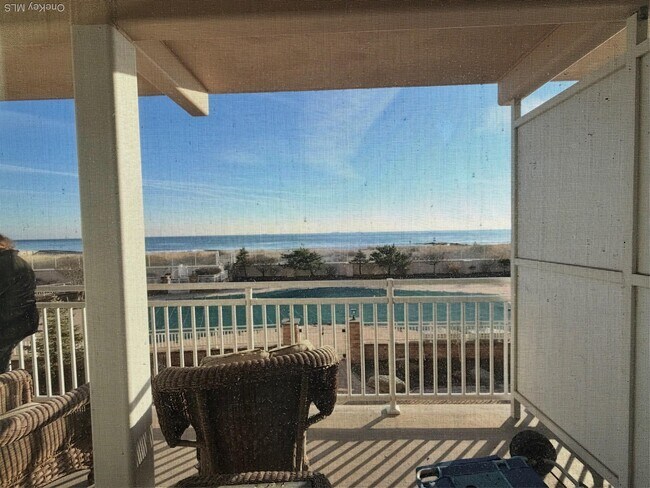 Building Photo - 830 Shore 2O