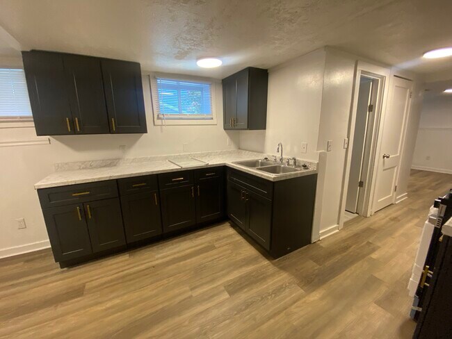 Building Photo - 4046 Taylor Blvd