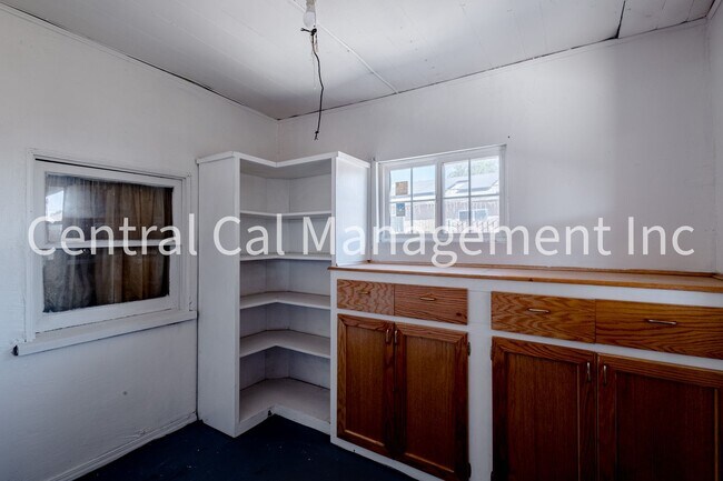 Building Photo - 3 Bedroom/1 Bath Home with Solar - $1595 per month!