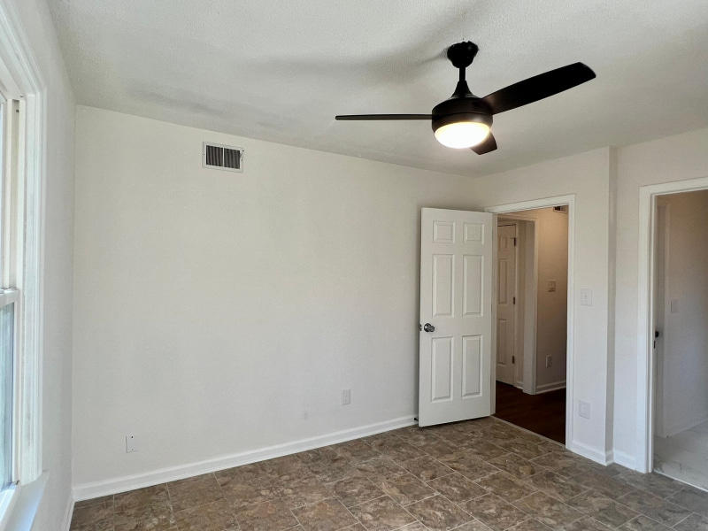 Building Photo - 730 Pineborough Rd