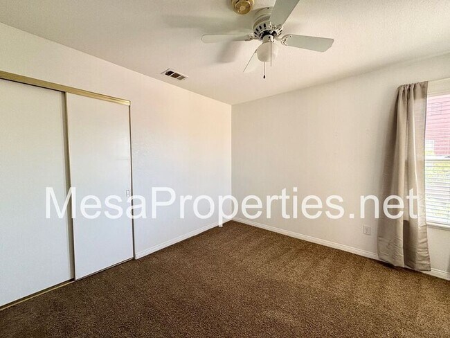 Building Photo - 12530 High Desert Rd