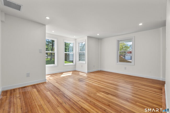 Building Photo - 152 Partrick Ave