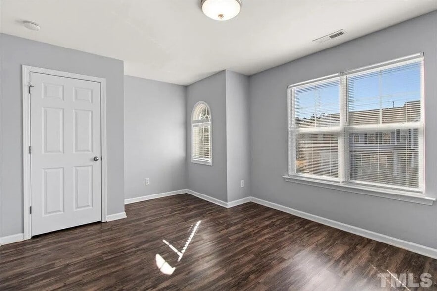 Building Photo - Room in Townhome on Casona Way