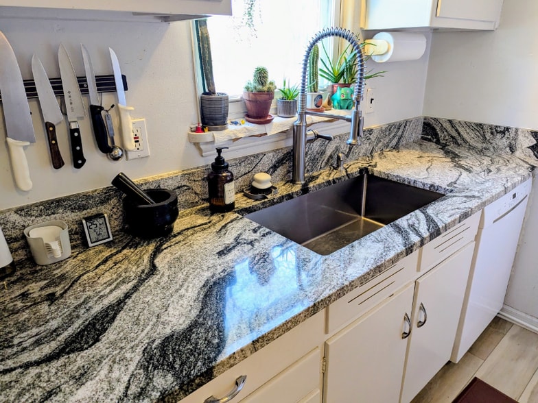 Building Photo - 1409 Catalpa Dr