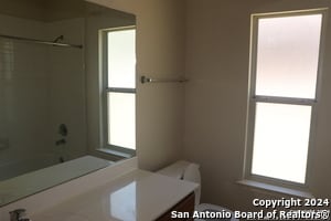 Building Photo - 210 Tapwood Ln