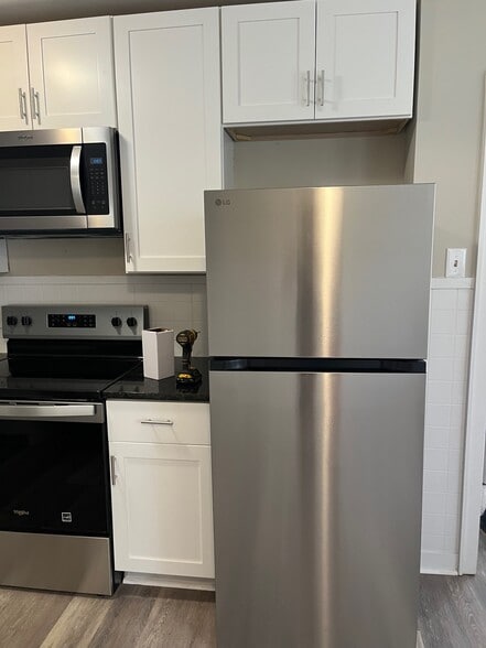 Kitchen - 416 4th St SW