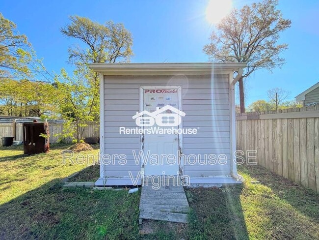 Building Photo - 712 Woodstock Rd