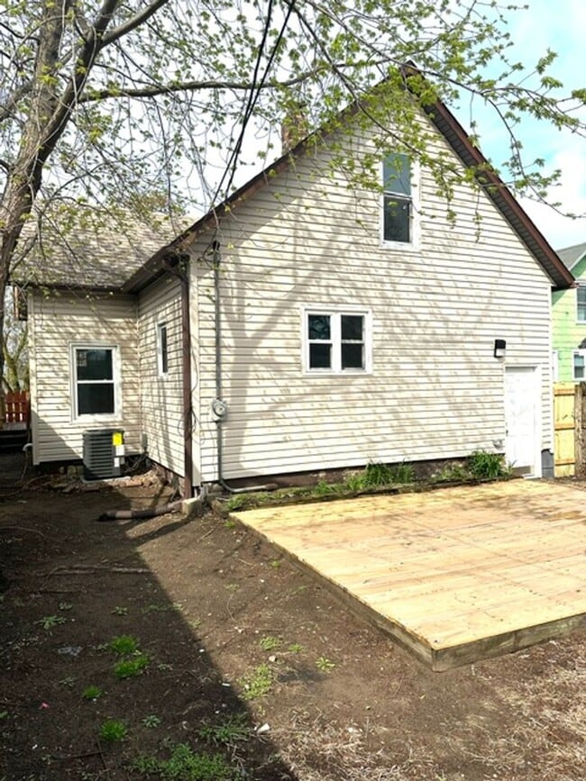 Building Photo - Completely Updated 3 Bedroom Home!