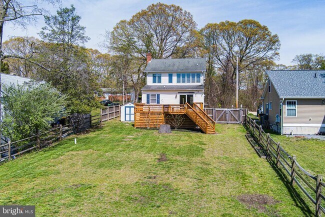 Building Photo - 8364 Country Life Rd