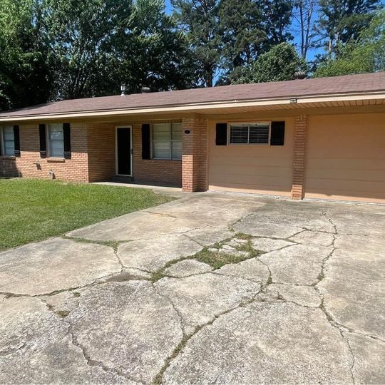 Primary Photo - 11 Camelia Dr