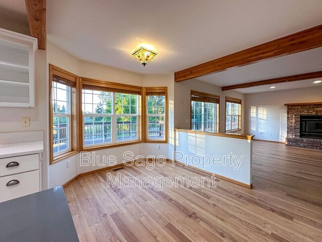 Building Photo - 200 Osprey Glen Rd