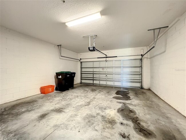 Building Photo - 722 Terrace Spring Dr