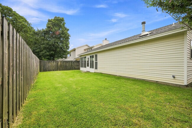 Building Photo - 148 Meadowbrook Ct