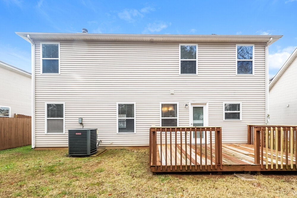 Building Photo - 608 Elderberry Way