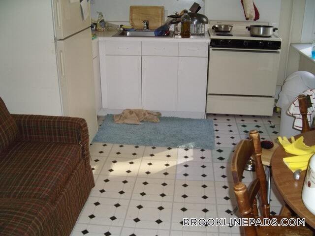 Building Photo - 208 Winthrop Rd