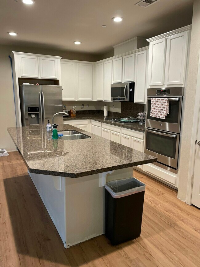 Building Photo - 36046 Agape Ln