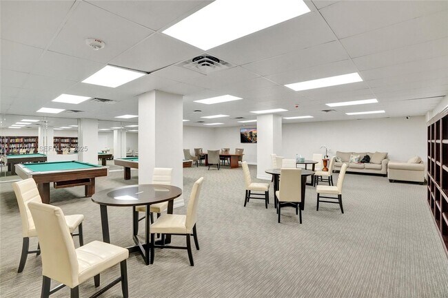 Building Photo - 5005 Collins Ave