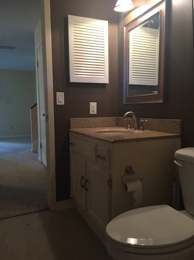 Building Photo - 214 Westbrooke Dr