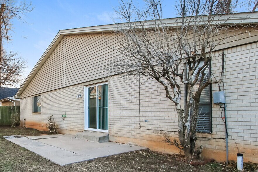 Building Photo - 8916 Northridge Terrace