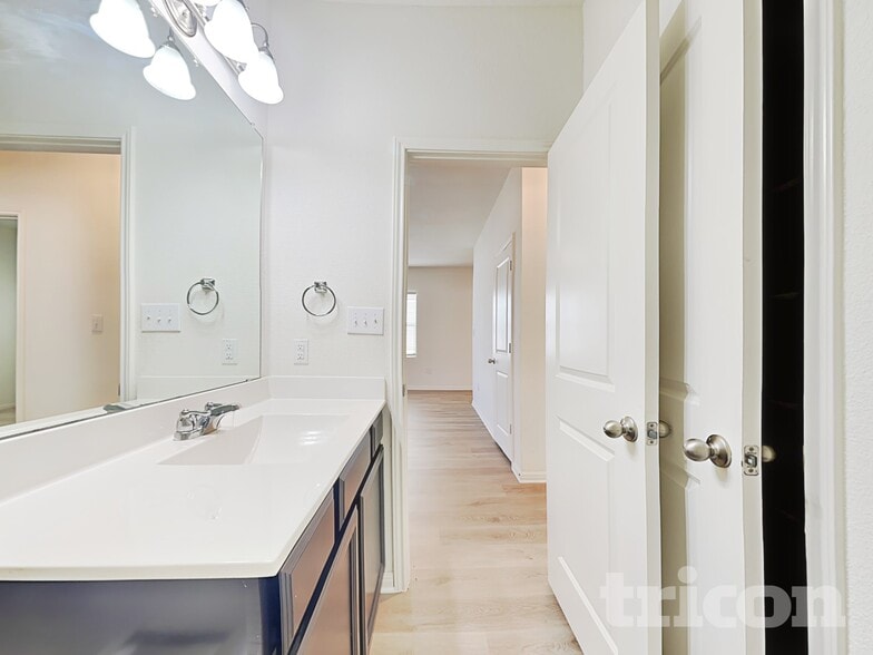 Building Photo - 209 Athena Way