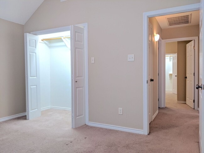 Building Photo - May Move In! 3 Bed 2 Bath In Edelweiss Gar...