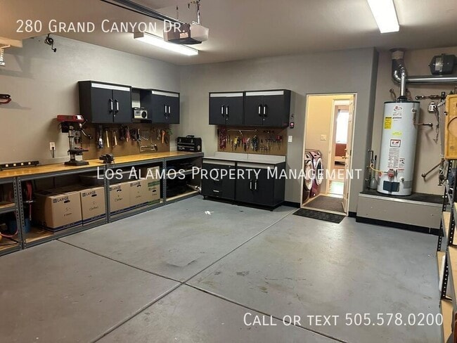 Building Photo - 280 Grand Canyon Dr