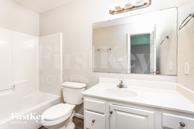 Building Photo - 2200 Emerald Creek Ct