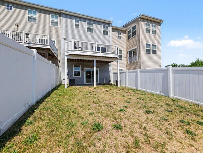 Building Photo - 1428 Hudgins Farm Cir