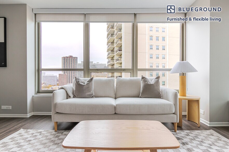 Building Photo - 3450 N Lake Shore Dr