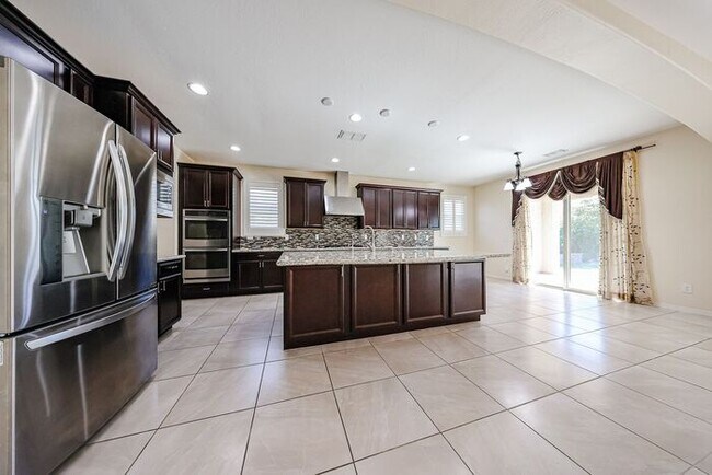 Building Photo - Stunning home located in the heart of Chandler, AZ!