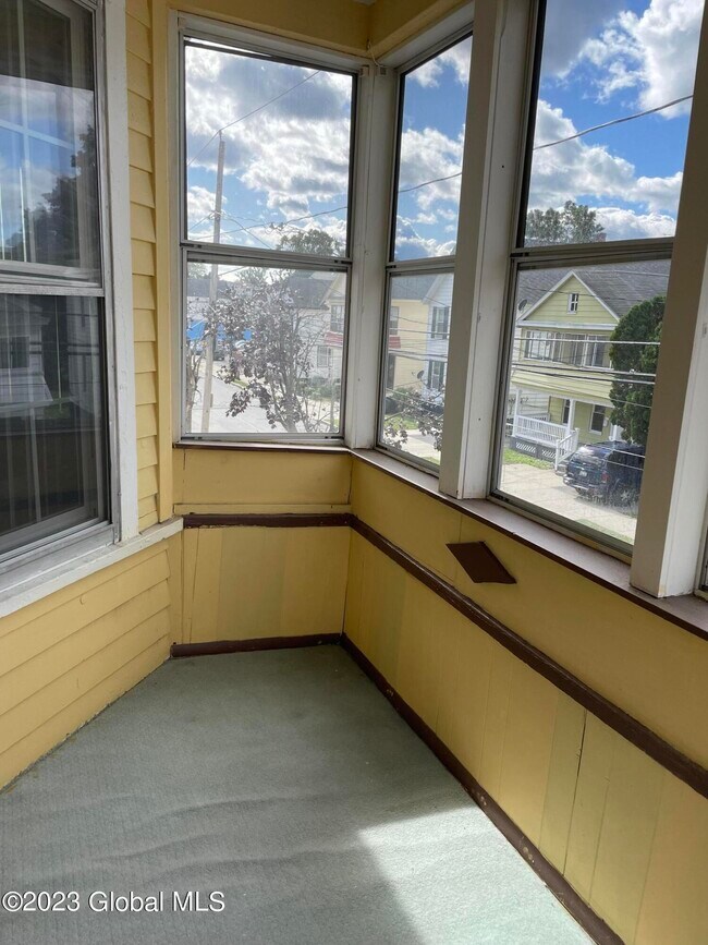 Building Photo - 1576 Carrie St