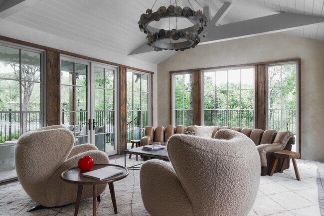 Building Photo - 506 Konstanty Cir