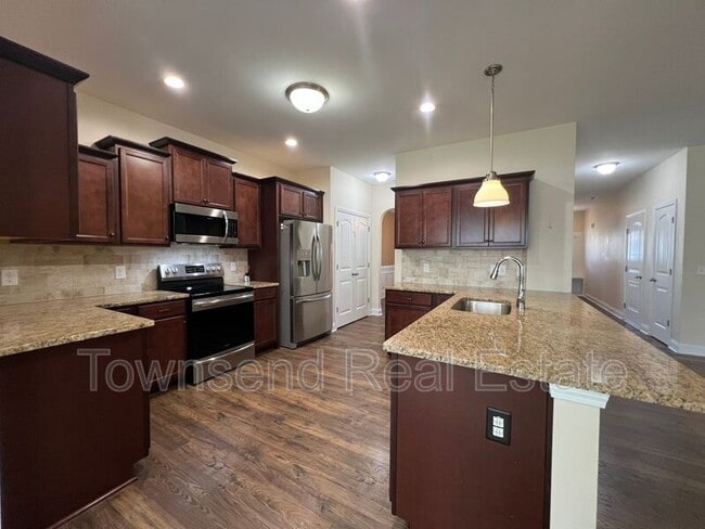 Building Photo - 4411 Low Oak Ct