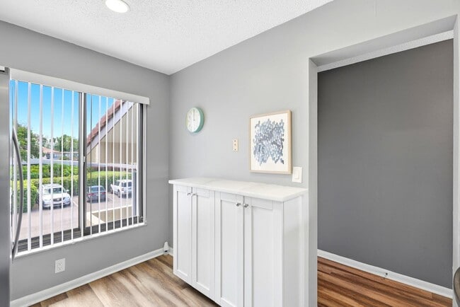 Building Photo - 6105 Palma Del Mar Blvd S