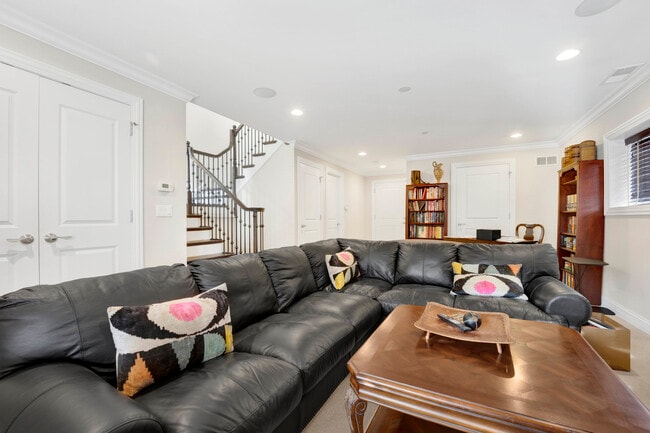 Building Photo - 460 Pennsylvania Ave