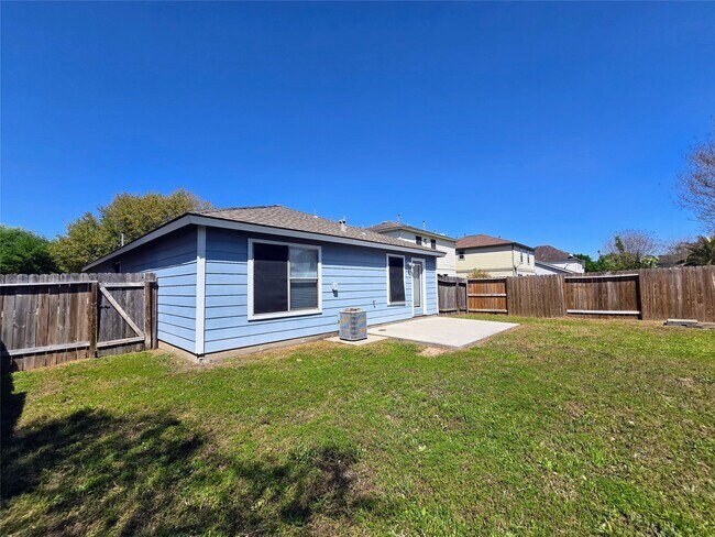 Building Photo - 6527 Fairbrook Park Ln