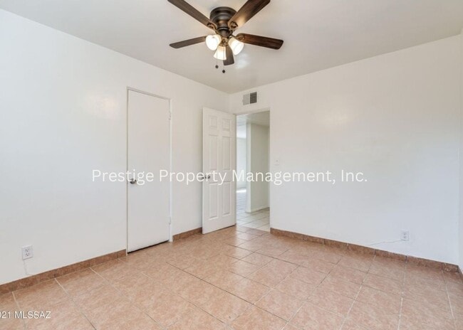 Building Photo - Charming, Updated  Brick Home in Central T...