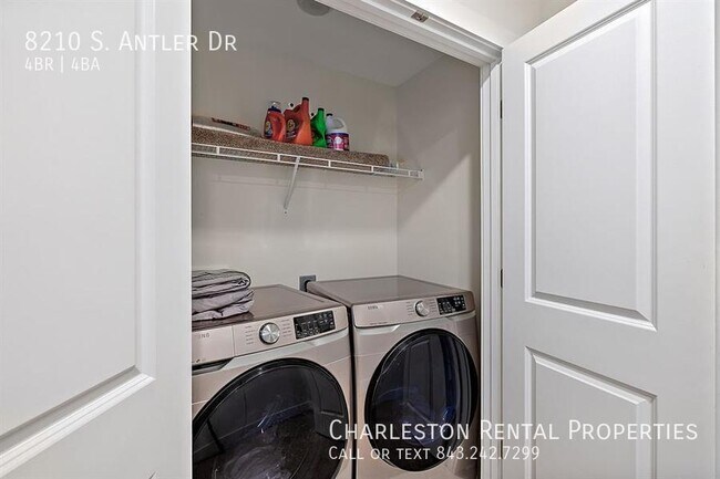 Building Photo - 8210 S Antler Dr