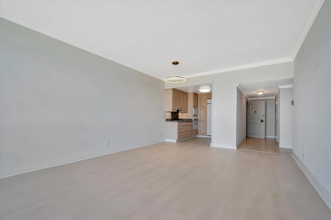 Building Photo - 2200 Sacramento St