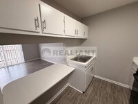 Building Photo - 2082 Fairmont Ct