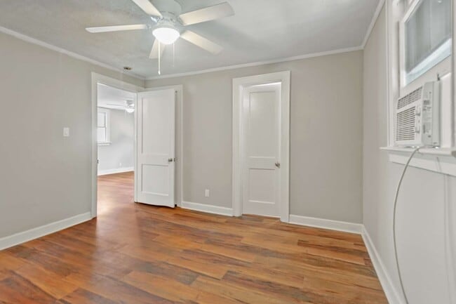 Building Photo - 3530 Admiral Dr