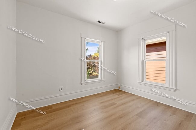 Building Photo - University Park Farmhouse with Yard, Deck ...