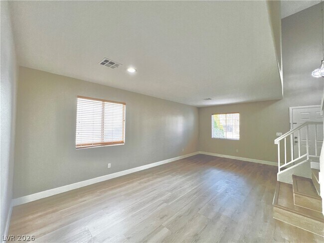 Building Photo - 1705 Encarta St