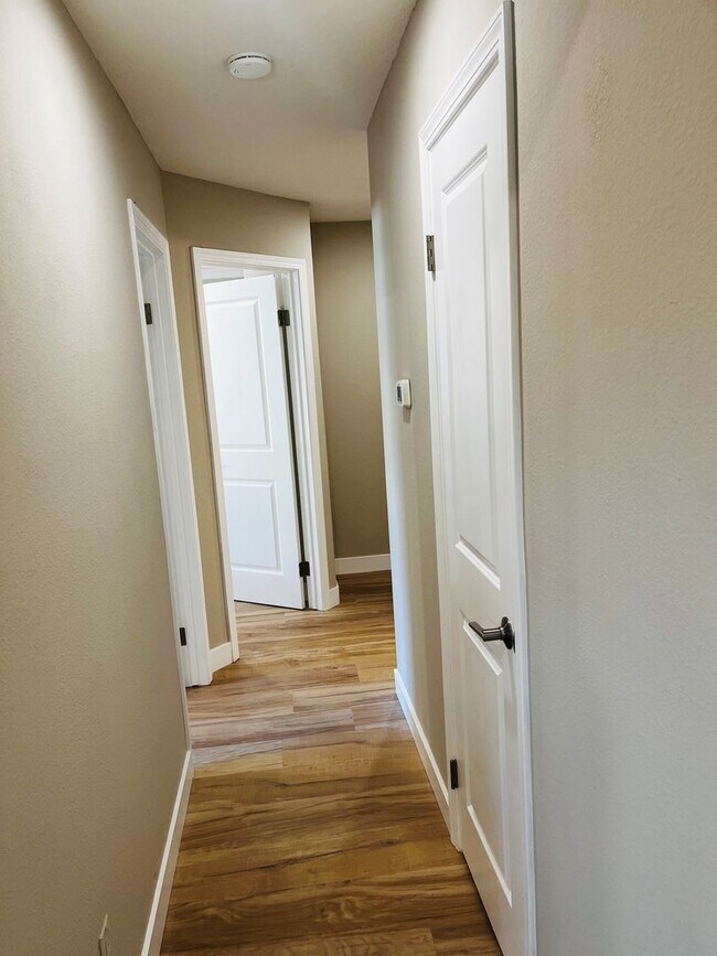 Building Photo - Single Level 2 Bedroom 2 Bath Danville Townhouse/Condo